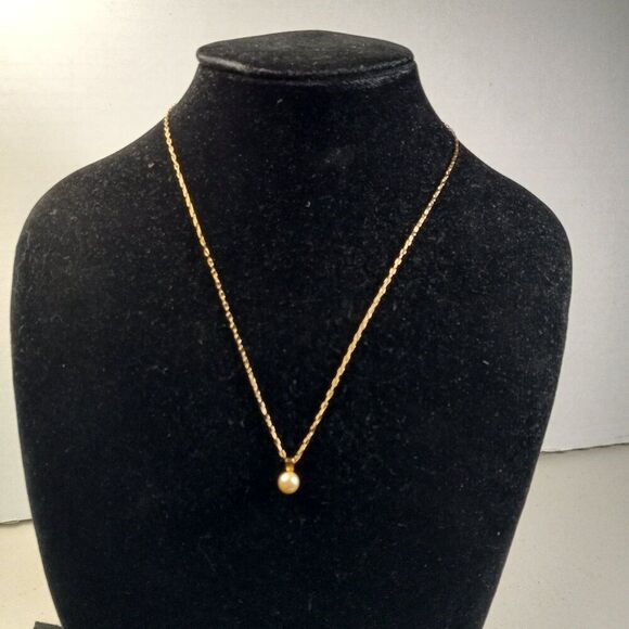 Vintage Avon Single Faux Pearl Pendant and Necklace Cottagecore - Picture 1 of 8